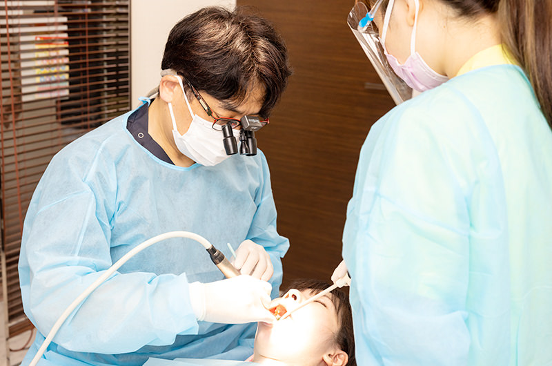①当クリニックの歯科医師は有資格者だけで構成